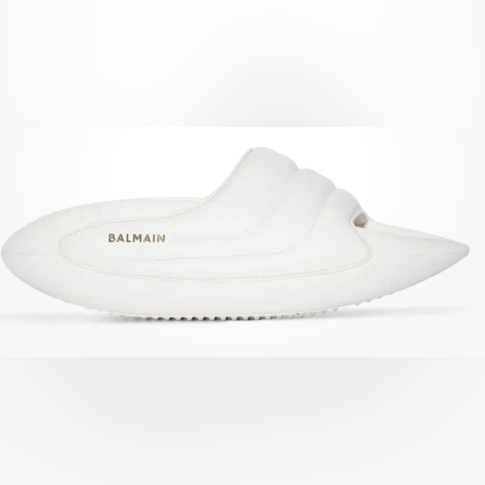 Balmain B It slides in white. Size 36. New in box! Soft lamb skin tops !
